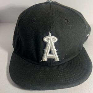 🧢New era black hat Los Angeles Angels of Anaheim size 7 5/8